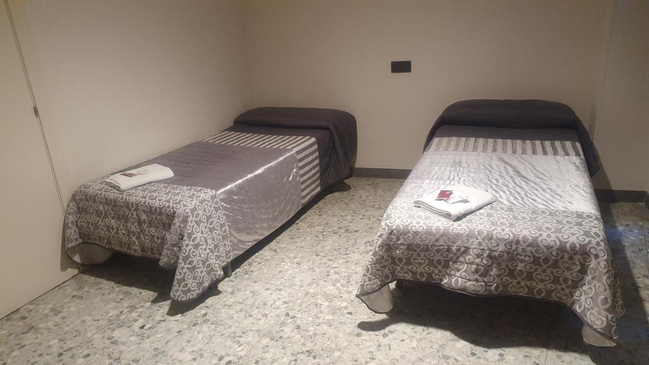 Albergue Peregrinos San Francisco De Asis Leon Ngoại thất bức ảnh