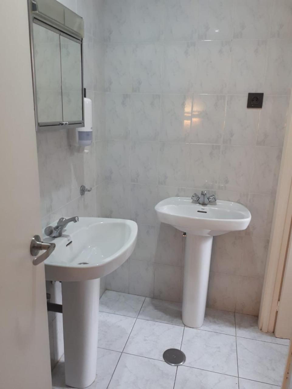 Albergue Peregrinos San Francisco De Asis Leon Ngoại thất bức ảnh