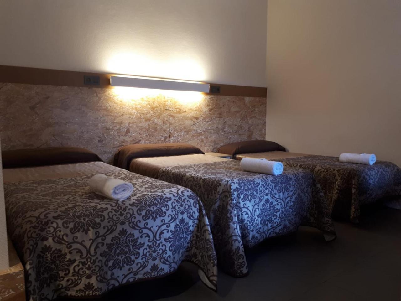 Albergue Peregrinos San Francisco De Asis Leon Ngoại thất bức ảnh